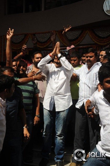 Legend-Movie-Hungama-at-Bramaramba-Theatre